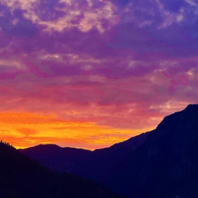 The beautiful colored of #valdebagnes are out in all their glory tonight!