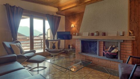 Apartment Valerie Fireplace